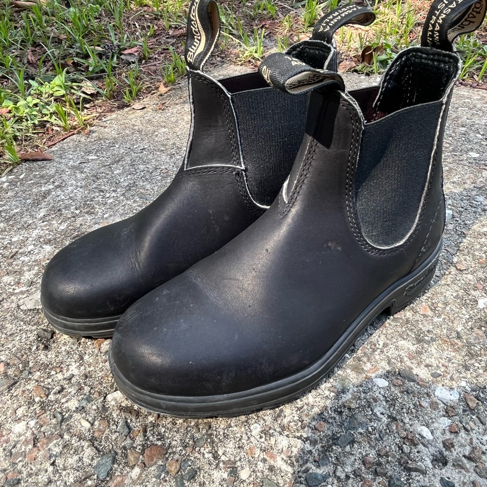Blundstone Women’s Black Leather Chelsea Boots 3 1/2